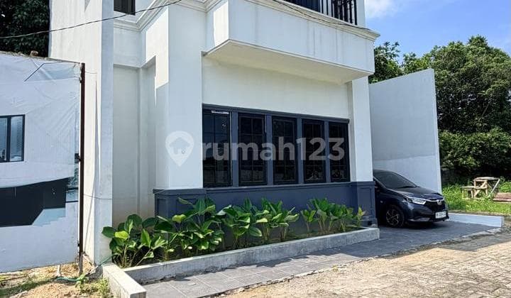 Rumah Mewah 2 Lantai Klasik Modern Dalam Perumahan di Jalan Godean KM. 6 Sidoarum Godean Dekat Kampus Unisa