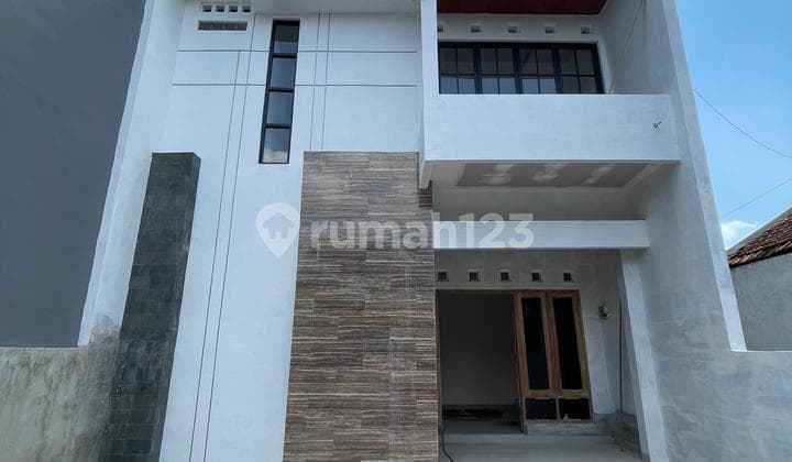 Rumah 2 Lantai Proses Dinishing Di Gamping, Sleman, Jogjakartadekat Kampus Stpn, Kampus Departemen Kesehatan Dan Rsa Ugm Jogja (dalam Ringroad)lokasi :banyuraden, Gamping, Sleman, Jogjakarta