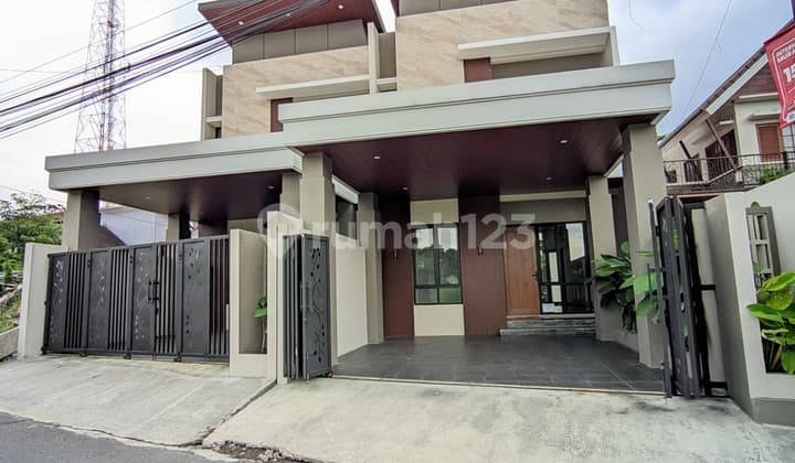 Rumah Baru Siap Huni Akses Jalan Lebar Aspal Halaman Luas Jalan Kaliurang Km 13