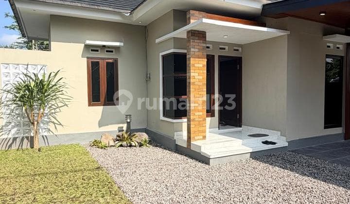 Rumah Cantik Modern dengan Tanah Luas di Jalan Kaliurang KM. 13 Ngaglik