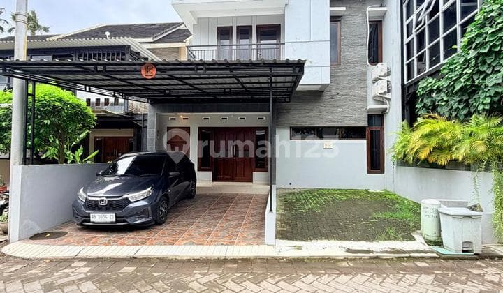 Rumah Mewah 2 Lantai Dalam Perumahan Elite One Gate System Dekat Blok O dan Ambarukmo Plaza