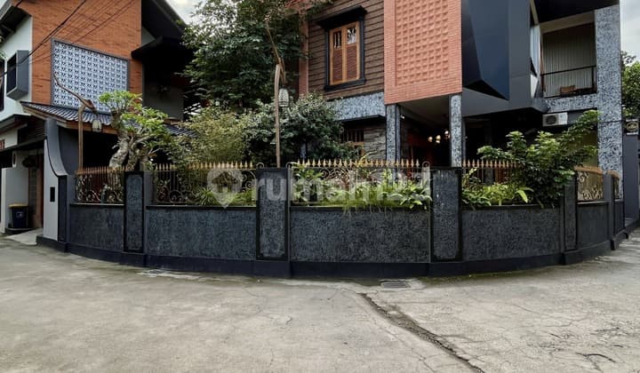 Rumah Mewah Ada Karaoke Room Dan Rooftop Bar Di Trihanggo Dalam Ring Road Barat Dekat Kampus Unisa