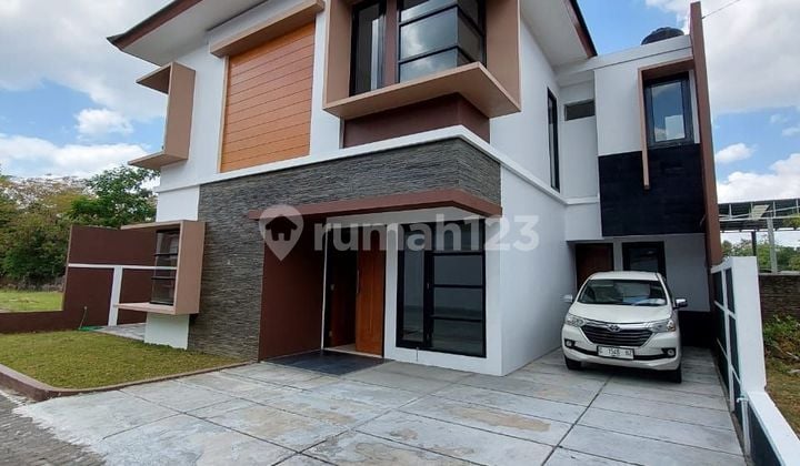 Rumah Mewah 2 Lantai Eklusif Dalam Perumahan One Gate System Di Maguwoharjo Depok Sleman
dalam Ringroad