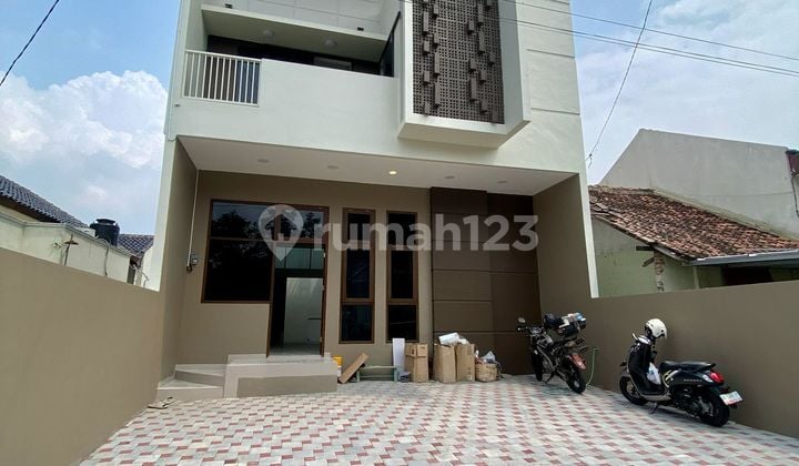 Exclusive Modern 2-Story Luxury House in Condong Catur Near Pakuwon