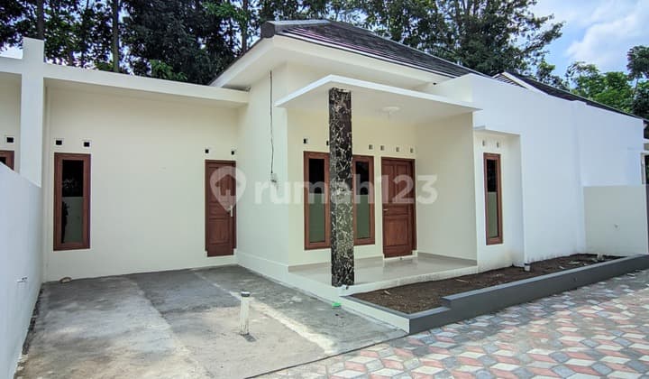 Hunian Minimalis Modern Di Cebongan Ini Cuma 3 Unit – Privasi Terjaga, Lingkungan Nyaman,