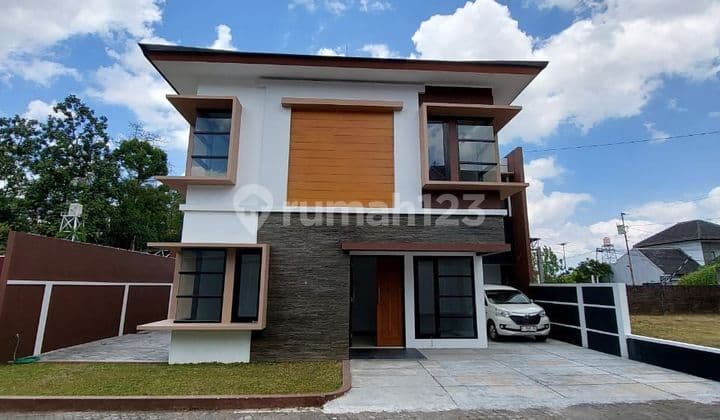 Rumah Mewah 2 Lantai Dalam Perumahan One Gate System Di Maguwoharjo Depok Sleman
dalam Ringroad
