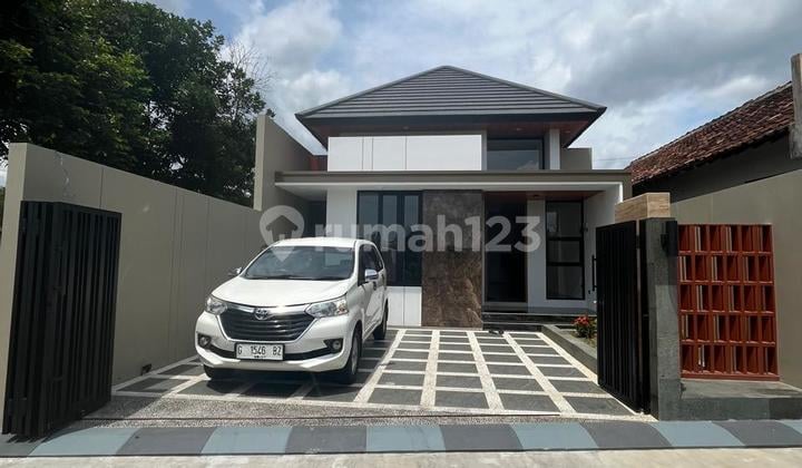 Rumah Cantik Tropis Limasan Modern Dengan Tanah Luas View Sawah Tepi Aspal Di Jalan Kaliurang Km 10 Dekat Pasar Gentan