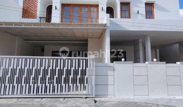 Kode Ry060dijual Rumah Baru Dengan Kolam Renang Di Jalan Palagan Km 7belakang Hyatt Yogyakarta Dekat Ugm Danluas Tanah