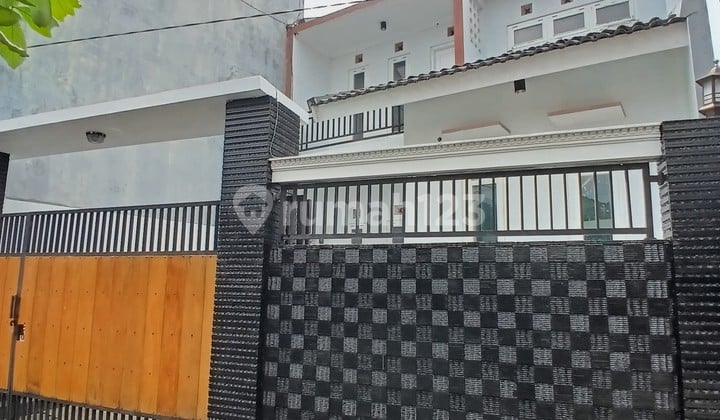 Luxurious 2-Story House with Rice Field View on Parangtritis Street KM 5, Bangunharjo, Sewon, Bantul, Near the Samsat Office