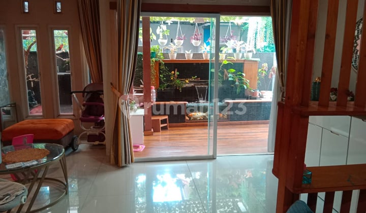 Cb108 Rumah Design Cantik Di Jagakarsa Dengan Kolam Koi