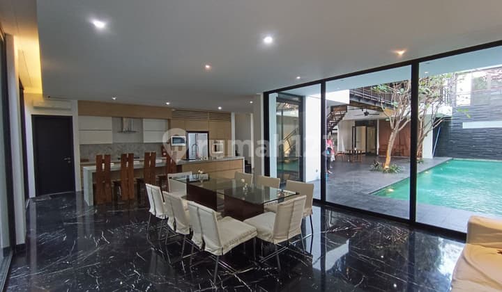 JP106 Sale Rumah Mewah Di Menteng Dengan Konsep Open Space Me002