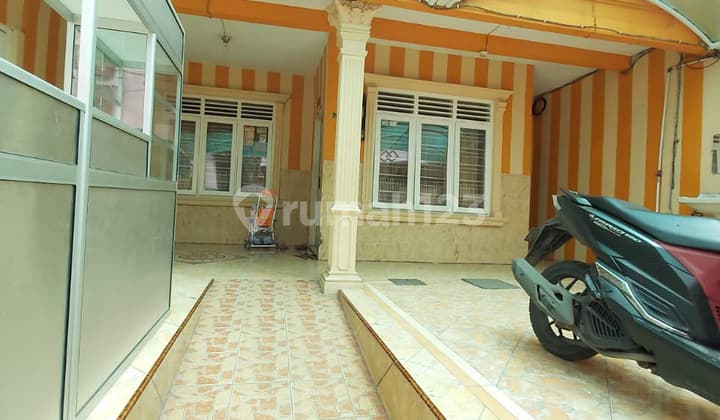 SALE Rumah Dengan Kost Semua Kamar Full Investasi Bagus ME888