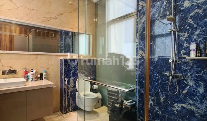 Js103 Rumah Cantik Dengan Lift Di Lebak Bulus Dijual