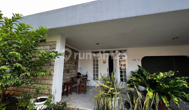 CB107 Dijual cepat Rumah Menteng Hadap Timur Laut