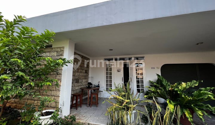 CB107 Quick Sale Menteng House Facing Northeast