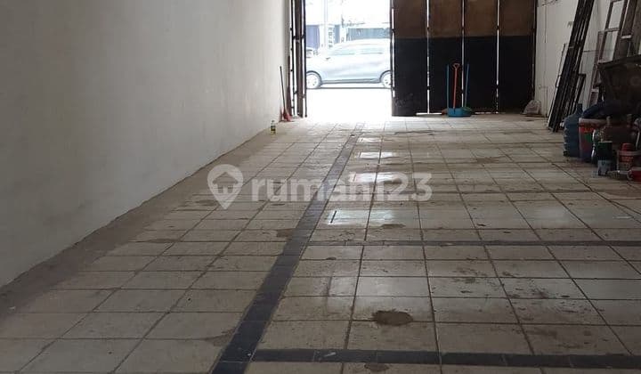 JS168 Ruko Daerah Ramai Pinggir Jalan Raya Dijual dan Disewa