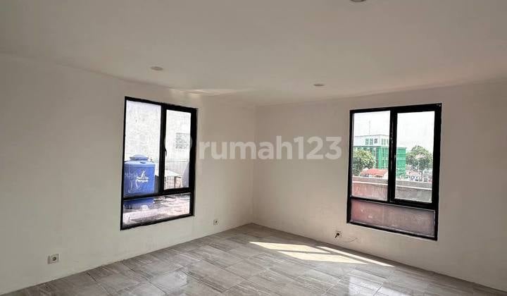 Dijual Ruko 3 Gandeng Yang Sedang Tersewa. Bagus Untuk Invest