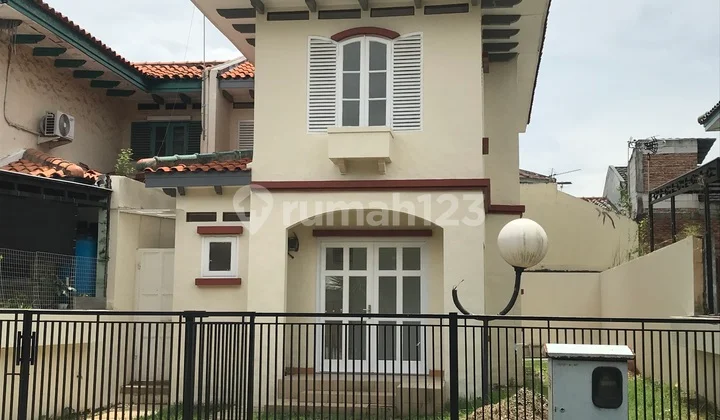 Turun Harga Rumah 2 Lantai Luas 162M Dukuh Bima Bekasi Lbr Jln 2,5Mobil
