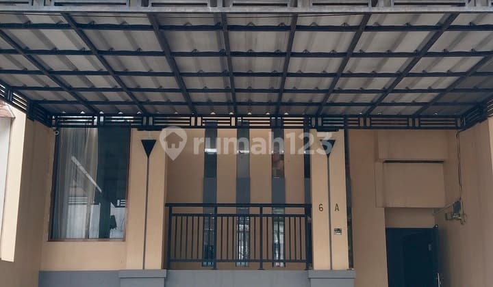 Rumah 2,5 Lantai Semifurnis Klp Gdg Bcs 90M 6X15m Survei Dl Hrg Nego Anti Banjir