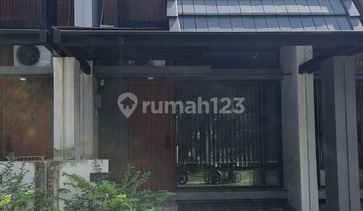 Jual rumah Fleekhauz, BSD. Lingkungan asri dan nyaman, dekat kemana-mana.
