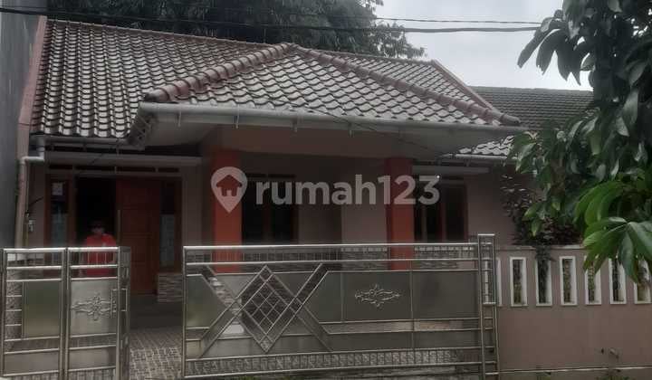Dijual Murah Rumah Siap Huni Bagus Terawat Lokasi Trategis di Cibinong