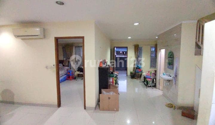 Di jual/disewakan rumah siap huni di taman palem lestari