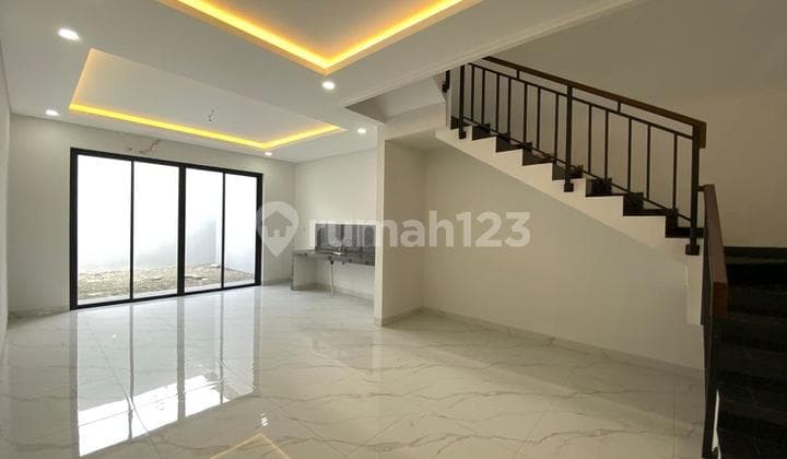 Rumah Baru Hooked 10X10 Meruya 2.1M Nego