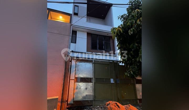 For Sale House Meruya Selatan West Jakarta 84M² 1.65M