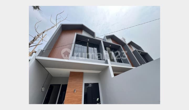 FOR SALE HOUSE IN MERUYA WEST JAKARTA 5X25M2 PRICE 2.35B