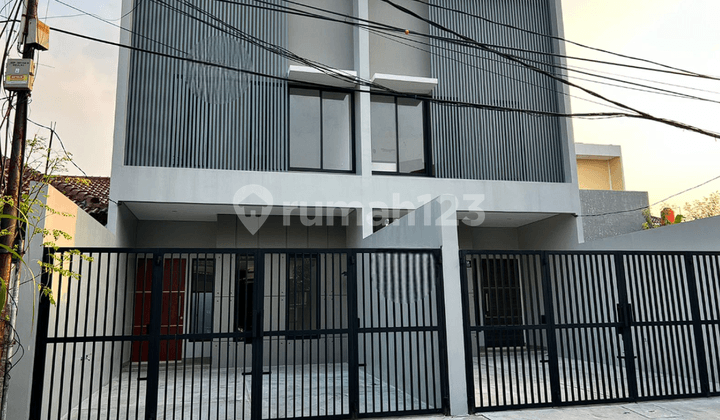 Meruya 5x22,8 Rp 2,45M Exclusive, Jalan Lebar, Bebas Banjir St