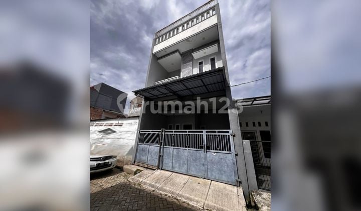 Dijual Rumah Poris Tangerang 5X11 3 Lantai 1,3 M