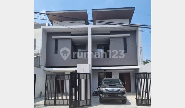 DIJUAL RUMAH MERUYA PURI JAKARTA BARAT 5x24 Rp 2,4M Bebas Banjir St