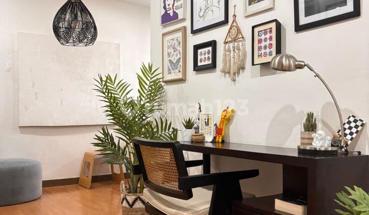 Rumah Indah 2 Lantai Siap Huni Lokasi Strategis di Jagakarsa, Jakarta Selatan