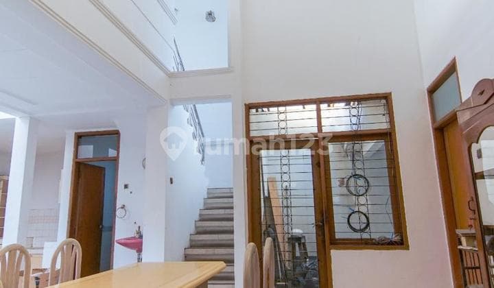 Rumah Cantik Siap Huni Jalan Suryani