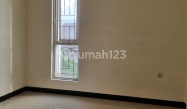 Rumah Minimalis Modern Taman Kopo Indah V