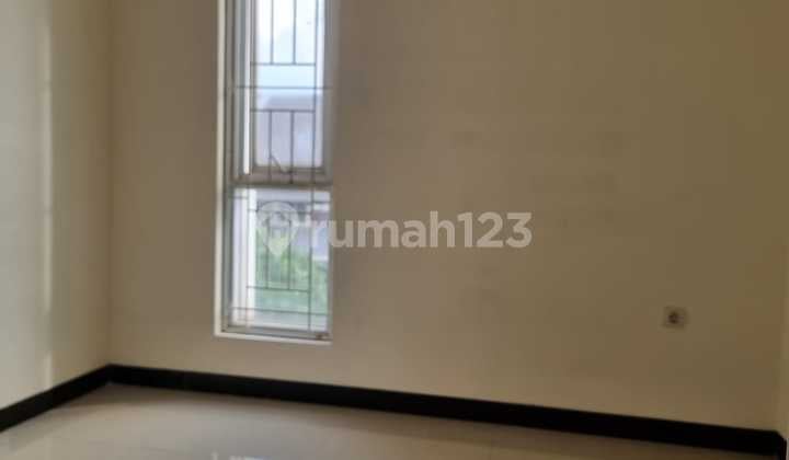 Rumah Minimalis Modern Taman Kopo Indah V