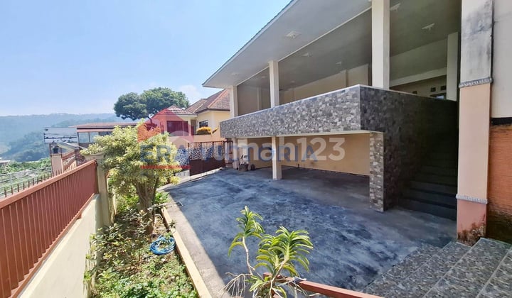 Villa Jual View Gunung, Dekat Spencer & Selecta Water Park Cocok Investasi