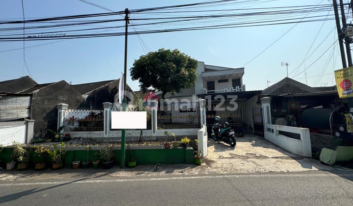 Di Jual Rumah Besar Cocok untuk Kantor Lokasi Strategis di Blimbing