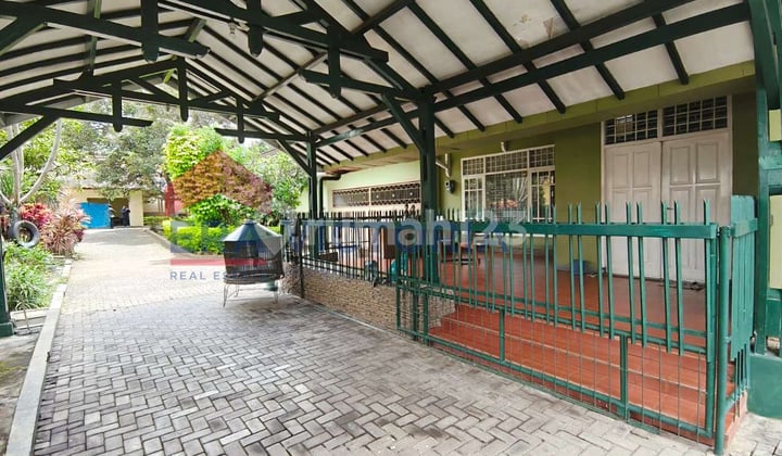 House + Active Boarding House for Sale in Batu City, Strategic Tourist Location