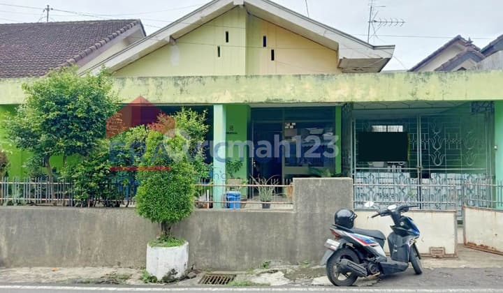 Rumah Jual Dekat Auto 2000 Sutoyo Cocok untuk Guesthouse
