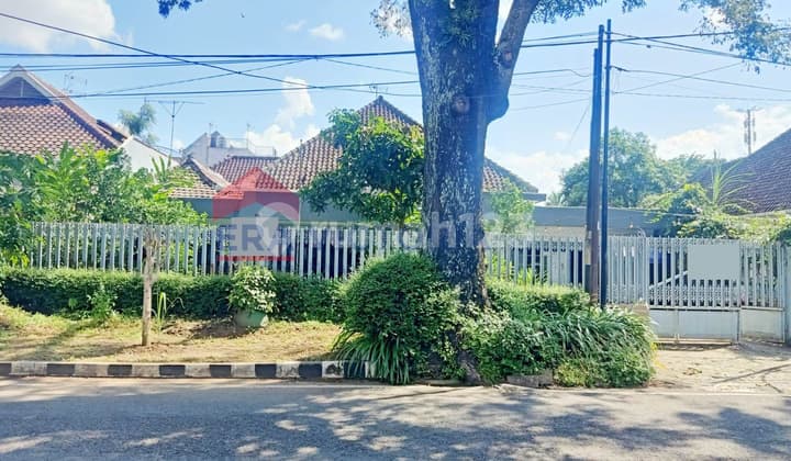 Rumah Strategis di Jantung Kota Malang Dekat Oro-Oro Dowo, Alun-Alun