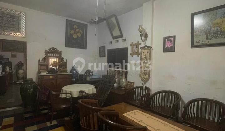 Dijual Rumah Hook Strategis di Kebon Sirih – Cocok untuk Usaha atau Tempat Tinggal