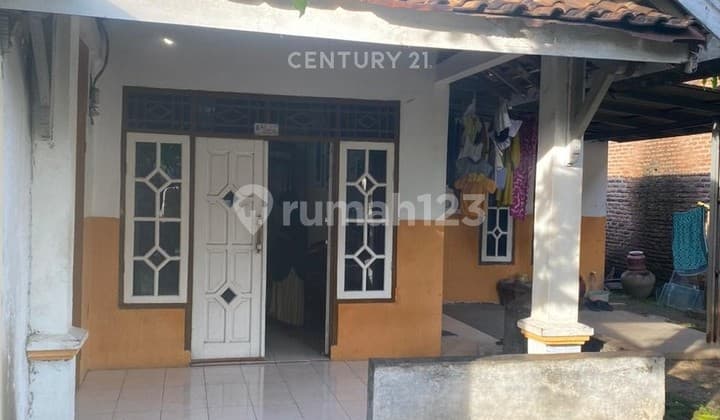 Hunian Minimalis Bonus Ruang Usaha Kertasana