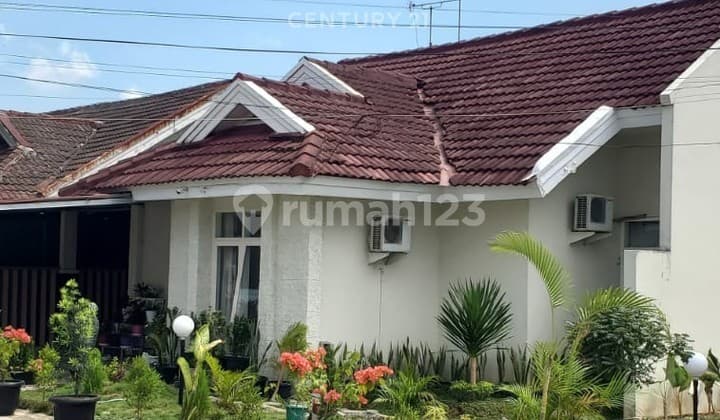 English translation: Very Nice Residence Villa Permata Hijau Corner Position
