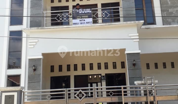 Rumah 2 Lantai Bagus Sekali Mewah Tegal Padang