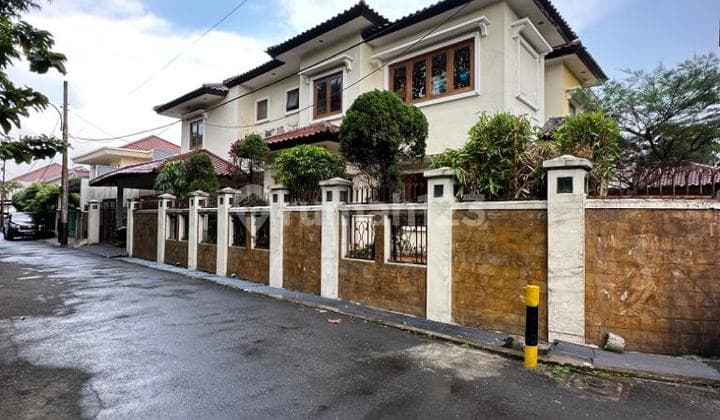 Dijual Rumah Murah lokasi Strategis Dan Hook Di Kebayoran Lama