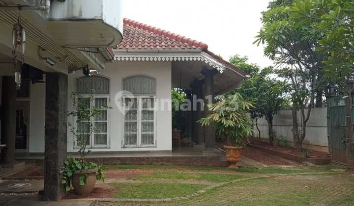 Dijual rumah mewah di Bambu Apus, Cipayung, Jakarta Timur