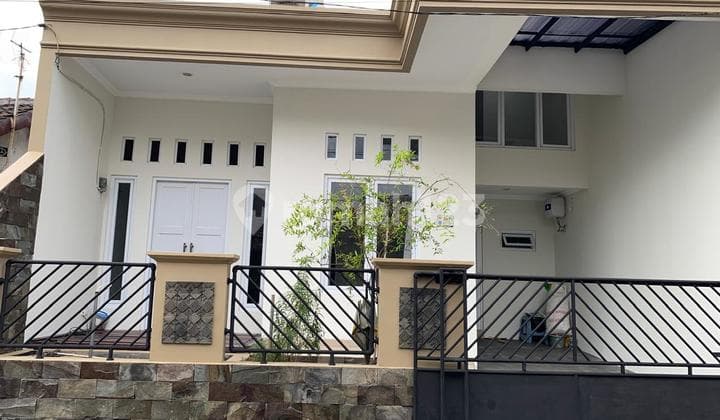 For sale, a beautiful house in a complex in Pisangan, East Ciputat, South Tangerang City, Banten