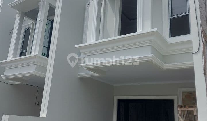DIJUAL RUMAH BARU 2 LANTAI + ROOPTOP DIDALAM CLUSTER DEKAT PINTU TOL KUKUSAN. BEBAS BANJIR, LINGKUNGAN NYAMAN, LOKASI STRATEGIS, DP DAN ANGSURAN RINGAN