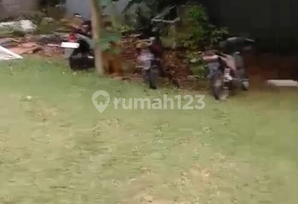 Dijual Tanah Cakep di Beji Depok, Tanah 185 M2, Lebar Muka 18 M. bisa Buat Rumah 3 Unit